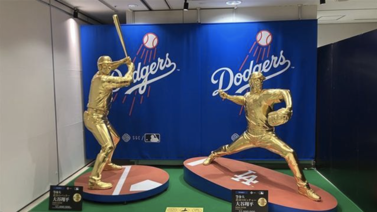 【神戸】大丸神戸店に黄金の大谷翔平像が登場！躍動感あふれる輝きを見に行こう！