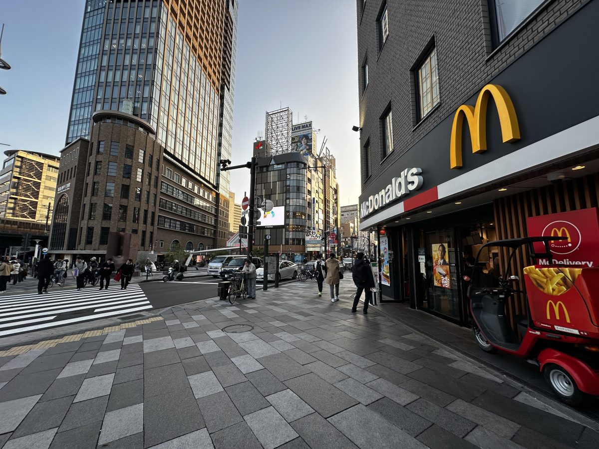 【神戸・三宮駅前】マクドナルドで待望の「テーブルデリバリー」がスタート！