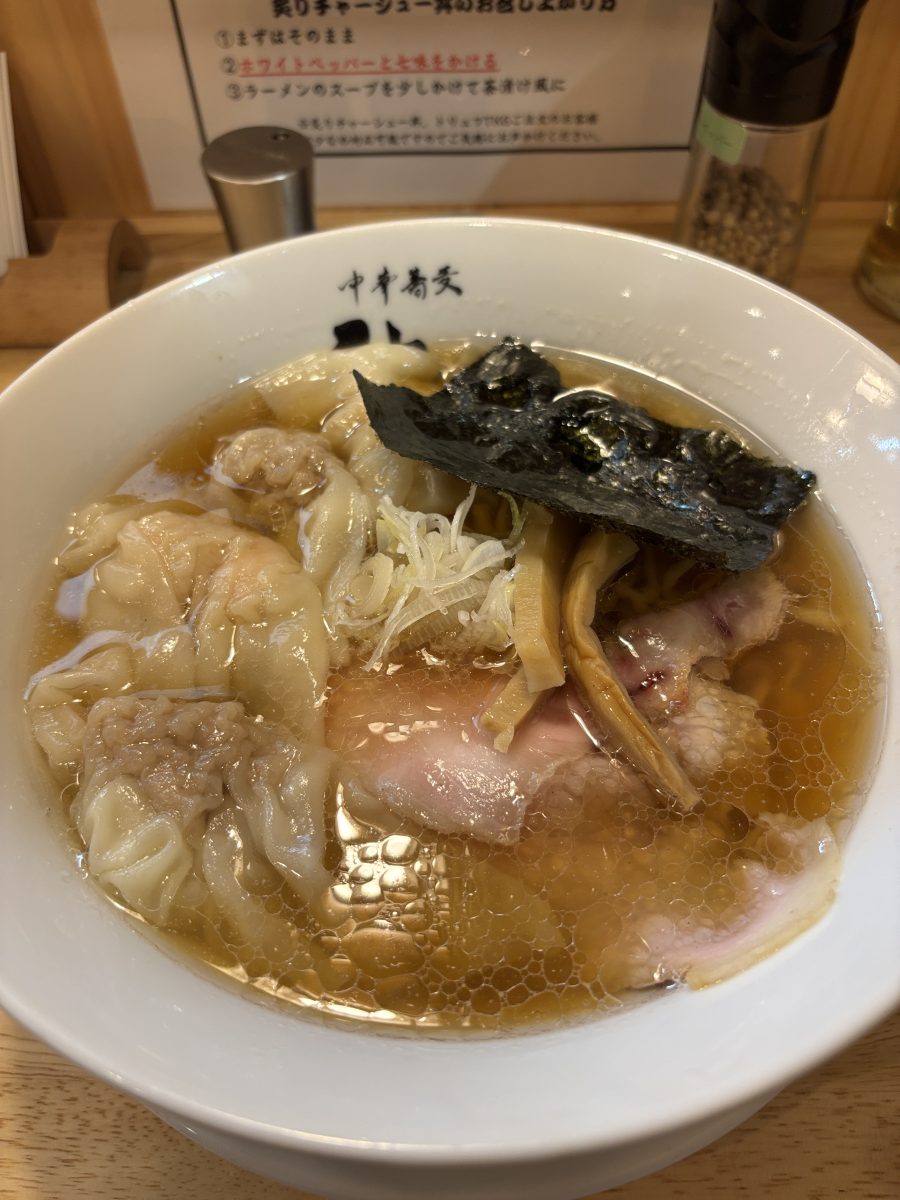 神戸・三宮【ラーメン神山】あっさりなのに食べ応え抜群の絶品ワンタン麺！
