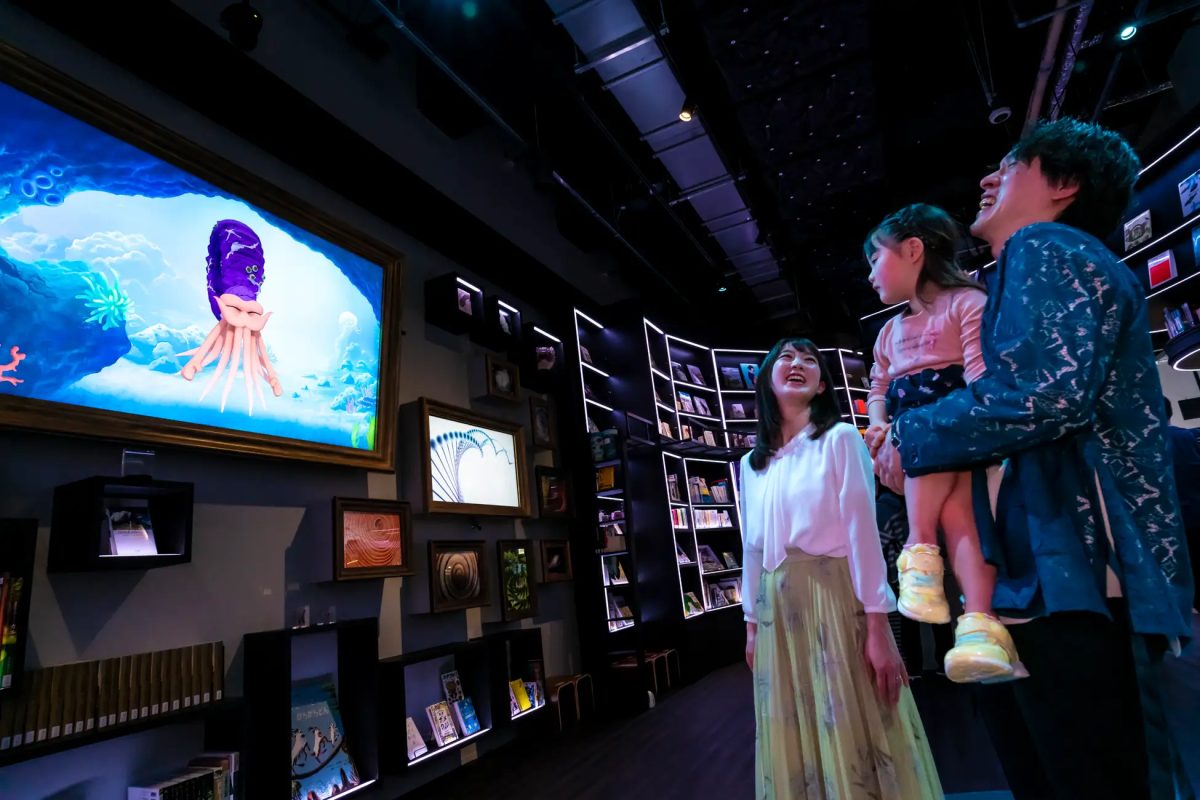 神戸アトアでアンモナイトのアンモーンと会話！毎日開催のトークライブで生きものを楽しく学ぼう